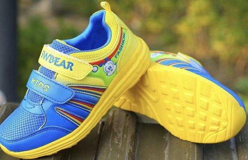 成人怎么穿钉鞋视频教程,成人钉鞋穿着技巧全解析